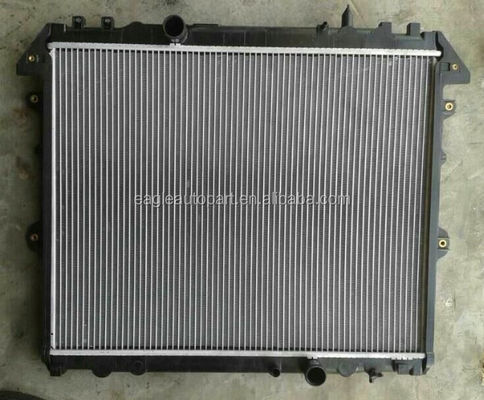 2.5 Radiateur moteur D-4D 16400-OL250 pour Toyota Hilux Innova Auto