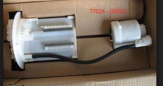 Filtre à carburant TOYOTA AURIS 77024-05010 avec papier filtre importé Matériau de filtre intérieur