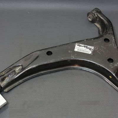 Le bras de commande 54500-WL000 54501-WL000 pour la Nissan Elgrand 2000-2010 à performances supérieures