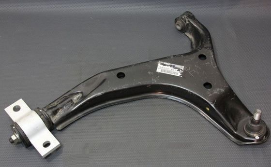 Le bras de commande 54500-WL000 54501-WL000 pour la Nissan Elgrand 2000-2010 à performances supérieures