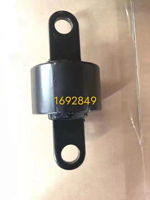 Le bras de commande de la suspension avant et de la coque en caoutchouc 1692849