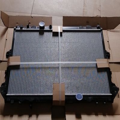 Radiateur de refroidissement de voiture 16400-0L120 pour Toyota Hilux 2.5 D-4D Pickup 2004 à prix abordable