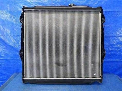 N° OE 16400-75190 N° de référence TO2311 Radiateur de refroidissement du moteur pour Toyota Prado Vzj