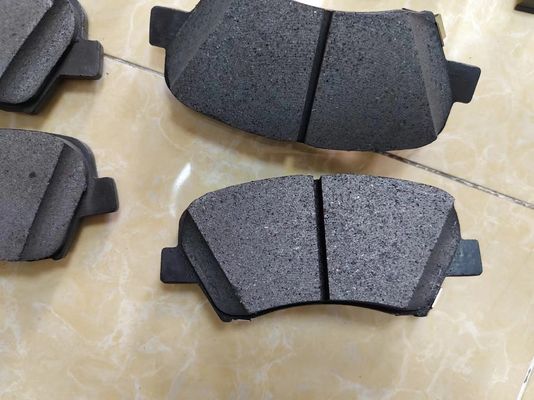 58101-H5A25 Des plaquettes de frein pour Hyundai Solaris Accent Kia Rio Pour les produits de première qualité