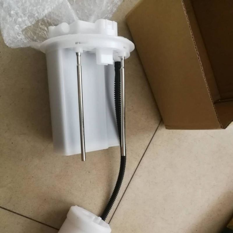 Filtre à carburant en plastique importé 77024-42011-77024-42080 pour Toyota Lexus NX Rav4